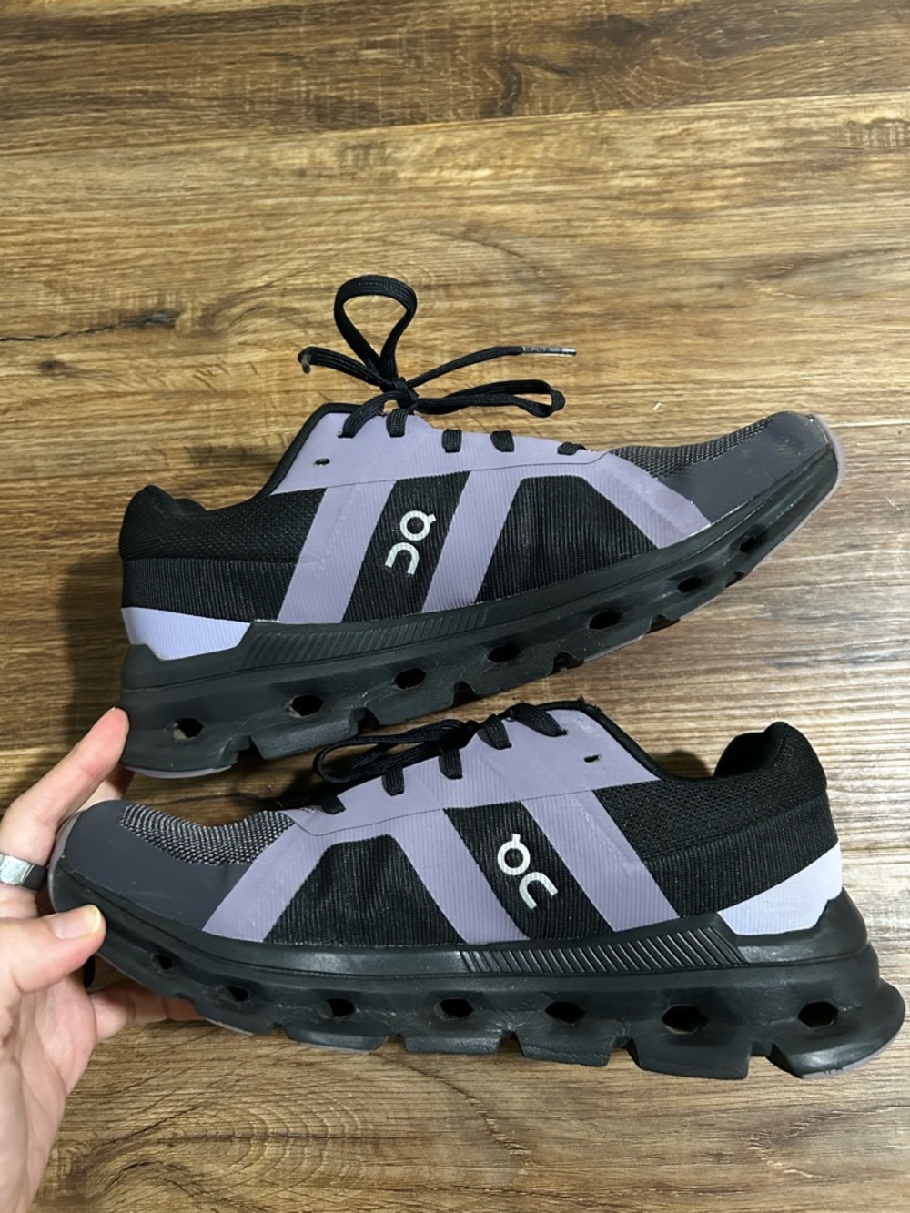 Women’s On Running Cloud Runner Shoes- size 8